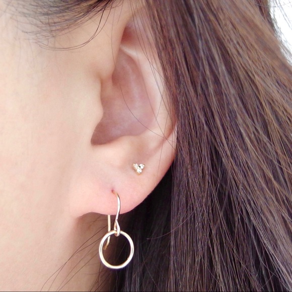 Mini circle earrings 14k gold filled - Picture 2 of 3